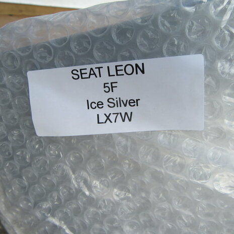 Leon 5F Voorbumper Grill pdc ice zilver LX7W 5F0807221