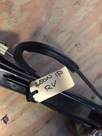 LEON 1P RAAMMECHANISME RECHTS VOOR
