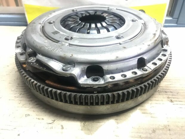 Golf 7 R vliegwiel Schakel 06K140124B