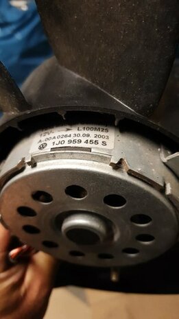 Koelluchtventilator 1J0959455S