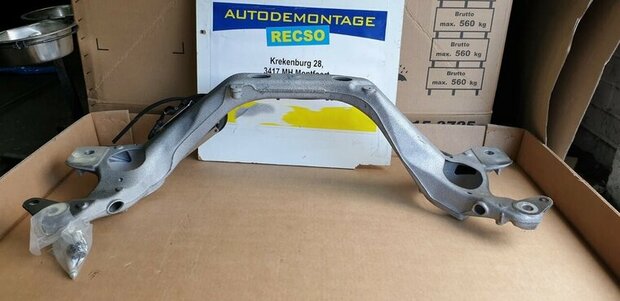 Touareg Q7 Motorsteun subframe 7L8199207A