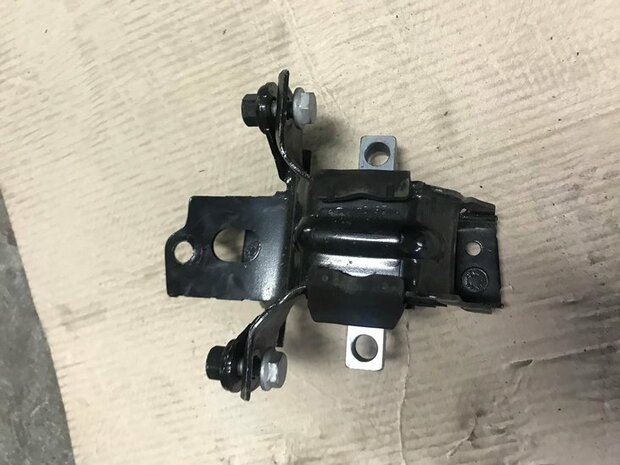 A1 motorsteun 8R0199555 8R0199555AT