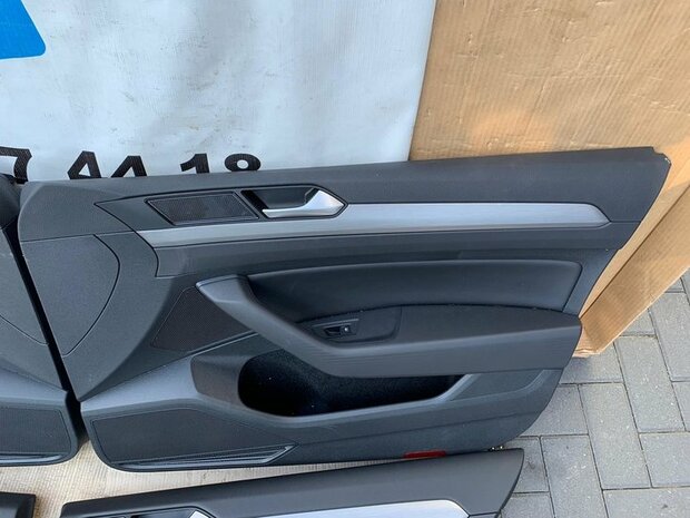 Passat B8 deurpaneel SET leer
