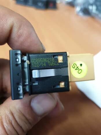 Polo 6C Schakelaar Achterruitverwarming 6C0959621A K1