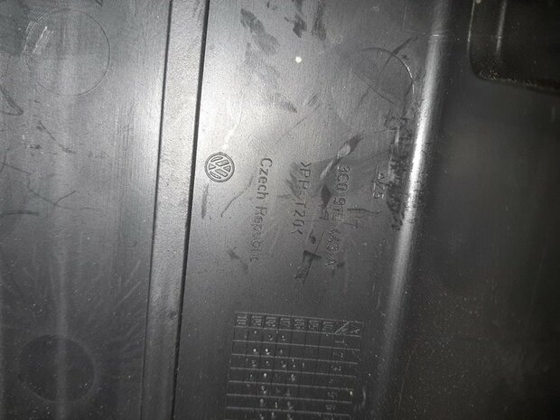 VAG Accu Bak Deksel 3C0915443A