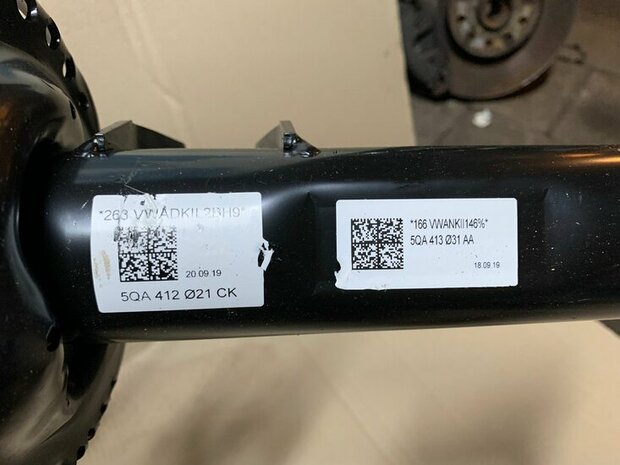 Touran 5TA veerpoot 5QA413031AA