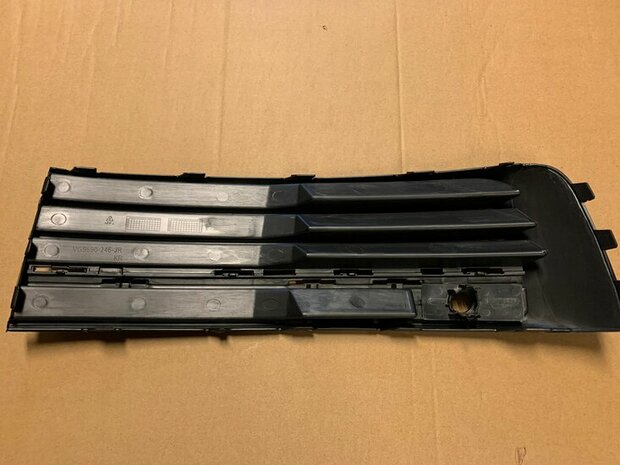 Geschikt voor Transporter 2016+ bumper rooster gat voor pdc rechts