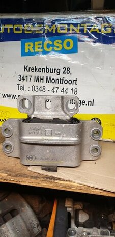 VAG Motorsteun Baksteun versnellingsbaksteun links 1k0199555M