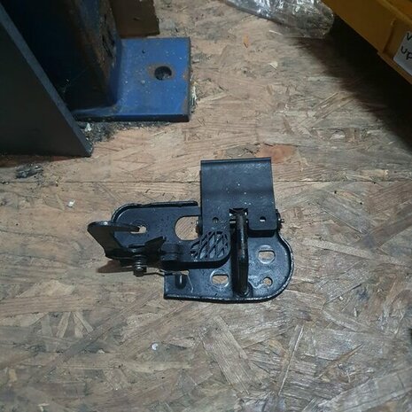 Vanghaak Passat CC 3C8823480B