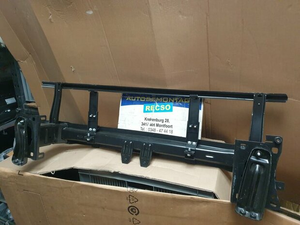 Passat B8 Bumperbalk Voorzijde 3G0807611 NO2