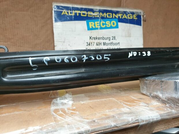 Leon 1P Bumperbalk Achterzijde 5P0607305