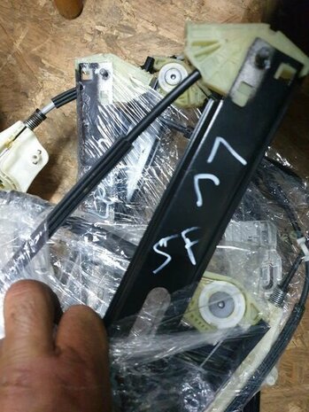 Leon 5f Mechanisme ruitmechaniek links voor