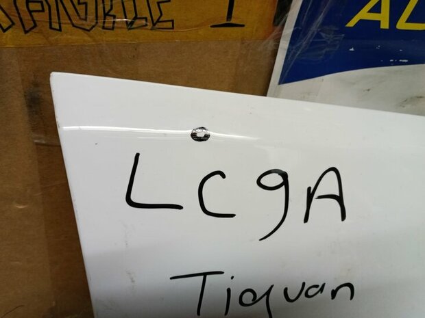 Tiguan scherm Rechts Spatscherm 5N0 LC9A