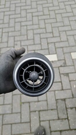 A1 8X Luchtrooster Dashboard 8X1820951