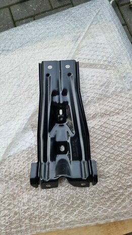 Tiguan 5NA Steun Slotplaat 5NA805567