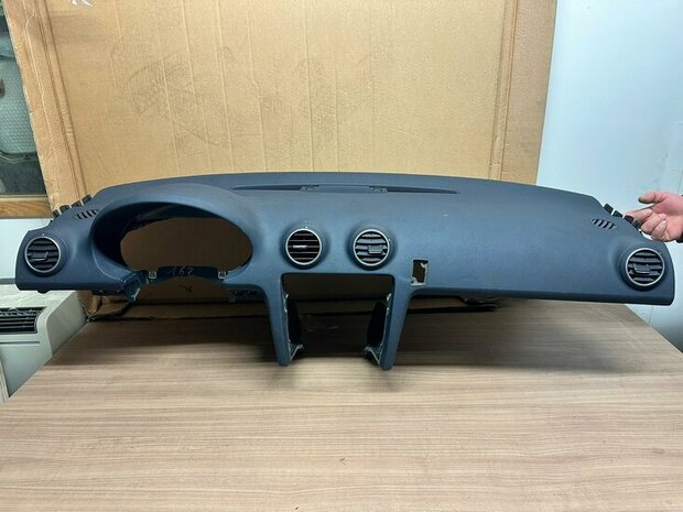 A3 8P Dashboard