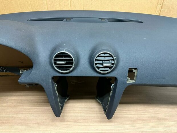 A3 8P Dashboard