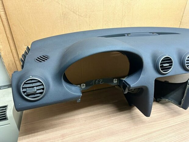A3 8P Dashboard