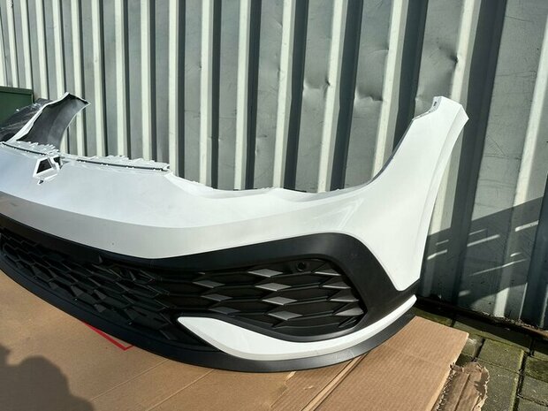 Golf 8 GTI voorbumper Clubsport 2020-2022 4xpdc wit R5