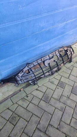 E-Tron 4KE Bumperinleg Sluitdeel Voorbumper 4KE807233