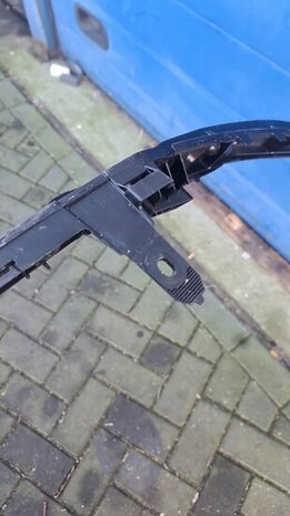 E-Tron 4KE Bumperinleg Sluitdeel Voorbumper 4KE807233