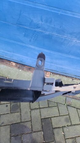 E-Tron 4KE Bumperinleg Sluitdeel Voorbumper 4KE807233