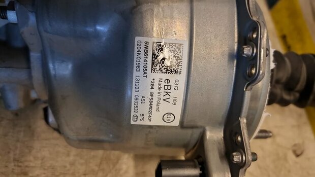 Golf 8 1.5 tsi Rembekrachtiger 5WB614105AT