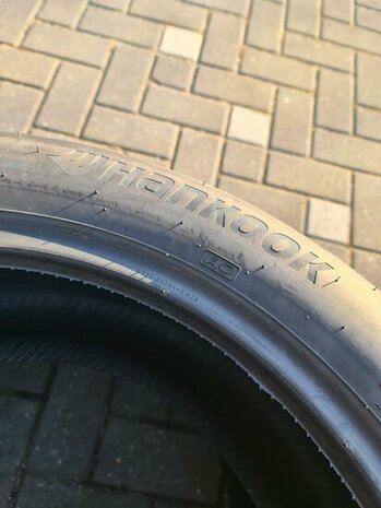 2x Hankook zomer banden Nieuw dot 2024 235/50/20 100T