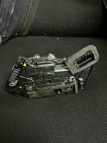 Portierslot rechts voor 5NB839016B 5NB839016D