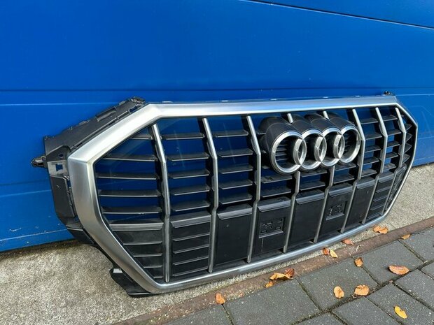Q3 F3 S Line Grille Chrome gebruikt