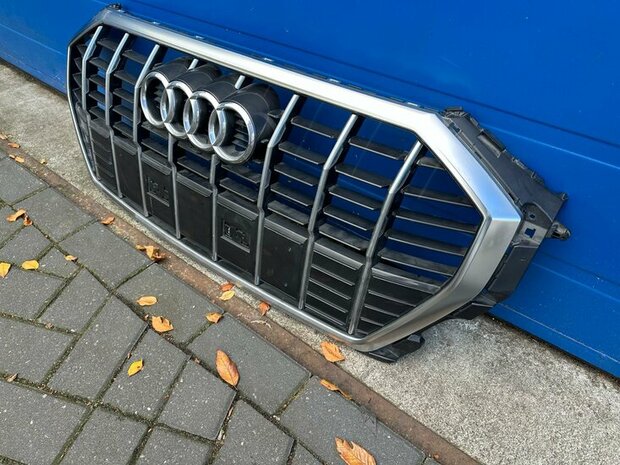Q3 F3 S Line Grille Chrome gebruikt