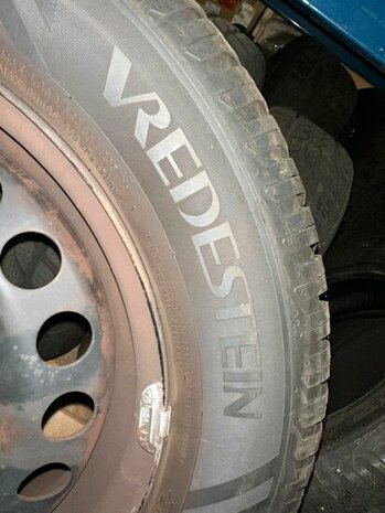 2x Polo 2G ibiza 6F winterbanden vredestein 185 65 15