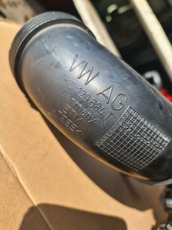 Aanzuigslangen Lucht met artikelnummer 03C129617H 1K0129684T