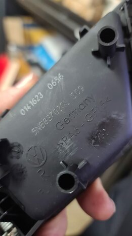 Tiguan 2016+ binnendeurhendel rechts voor 5NB837020L