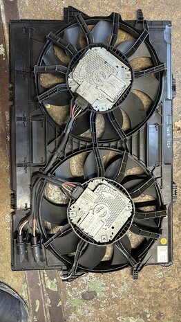 Koelluchtventilator + Behuizing 4H0121003L