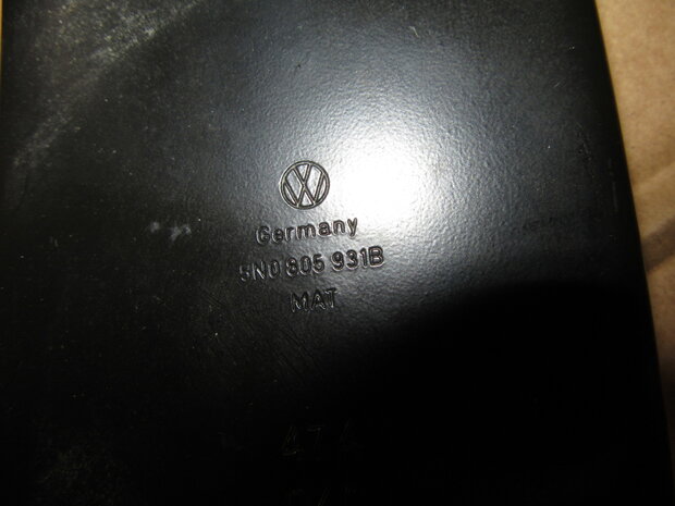 VW Tiguan Streep Radiator Ondersteuning Links 5N0805931B
