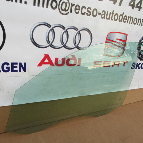 VW Tiguan 2010 ruit links voor raam portierruit