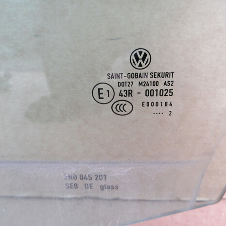 VW Tiguan 2010 ruit links voor raam portierruit