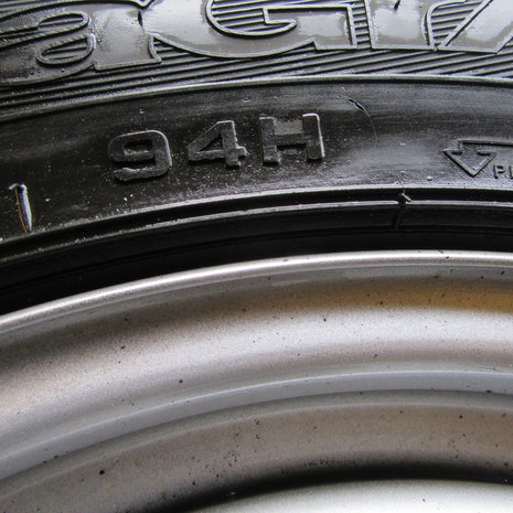 VW Caddy Goodyear M S Winterbanden set 205/55/16 2k3601027