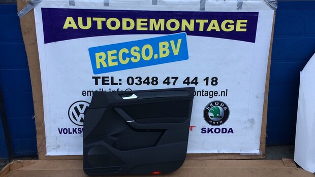 VW Touran 2016 Binnen deur paneel rechts Voor 5TB867212