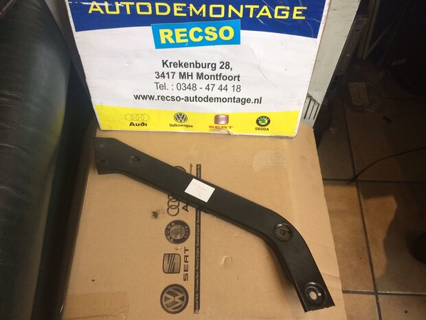 VW Tiguan Streep Radiator Ondersteuning Rechts 5NA805932A