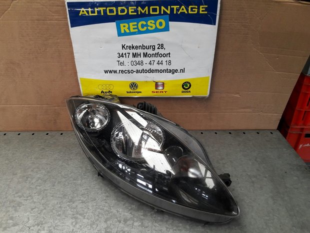 Seat Altea 5P Koplamp Rechts 1 oortje kapot 5P1941006A