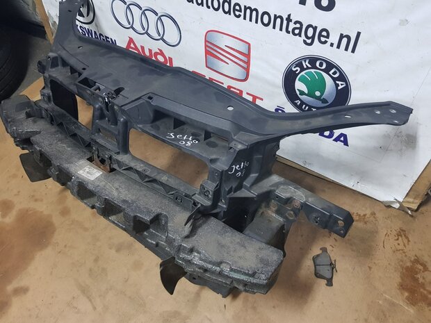 VW Jetta 2008 Front met bumperbalk