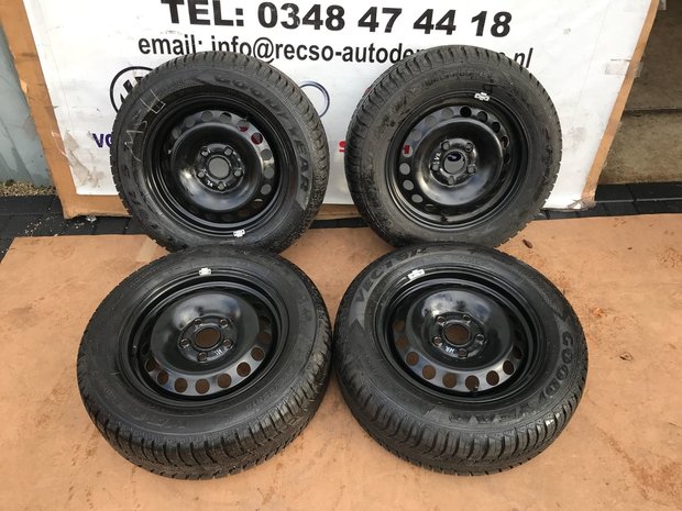 VW Golf 5 6 7 Winter set Winterbanden Goodyear 4 seizoen 195/65/15