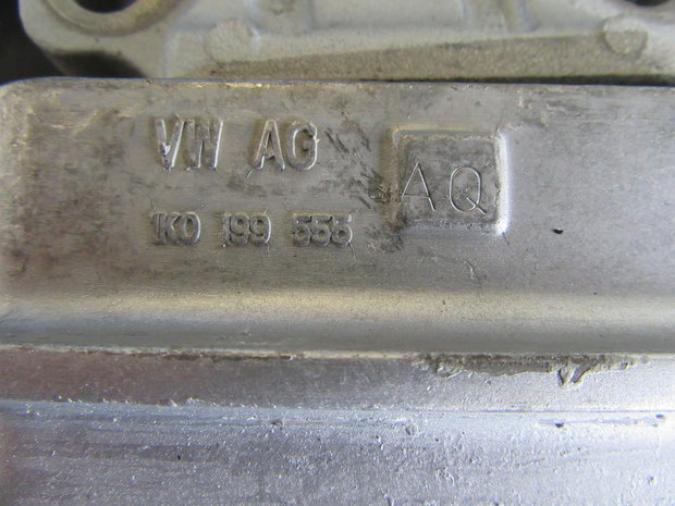 VAG Motorsteun Baksteun versnellingsbaksteun links 1K0199555AQ
