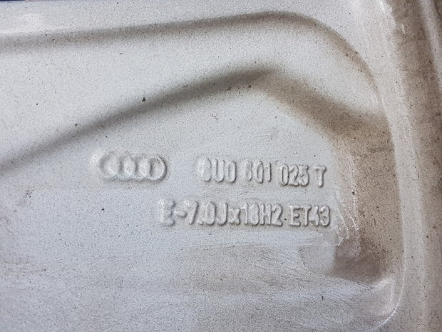 Orginele Audi Q3 Velgen en Banden 235/55R18 8U0601025T