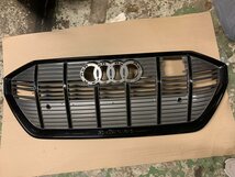 Audi E-tron 4KE Grille Grijs zwart glanzend 4KE853651 A B C Audi E-tron 4KE Grille Grijs zwart glanzend 4KE853651 A B C