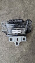 Versnellingsbaksteun Links Motorsteun 5QA199555C Versnellingsbaksteun Links Motorsteun 5QA199555C