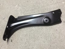 Skoda Octavia spatscherm steun links 5E0821141 Skoda Octavia spatscherm steun links 5E0821141