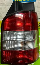 T5, transporter achterlicht rechts achterklep gebruikt 7H5945096N 7H5945096K